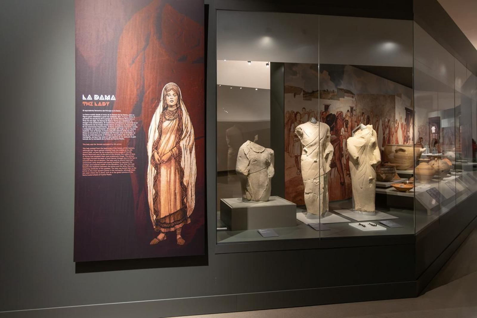 Exposición La Dama, el Príncipe, el Héroe y la Diosa, en el Museo Íbero