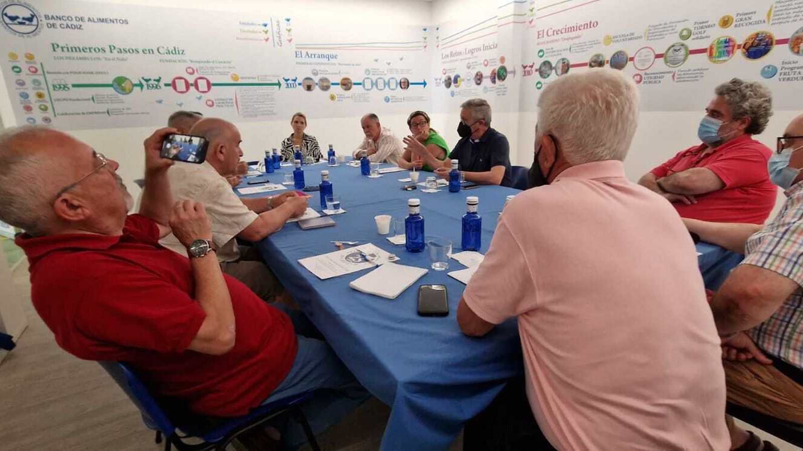 Colectivos isleños participan en la jornada de puertas abiertas del Banco de Alimentos de Cádiz.