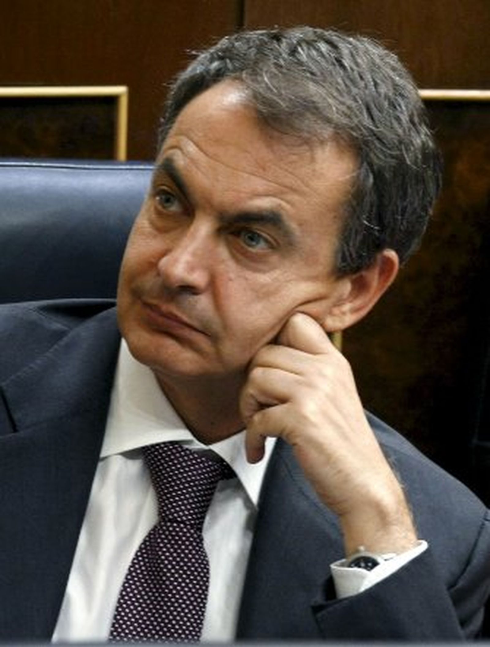 La Cámara Baja aprueba prorrogar seis meses más la ayuda de 426 euros