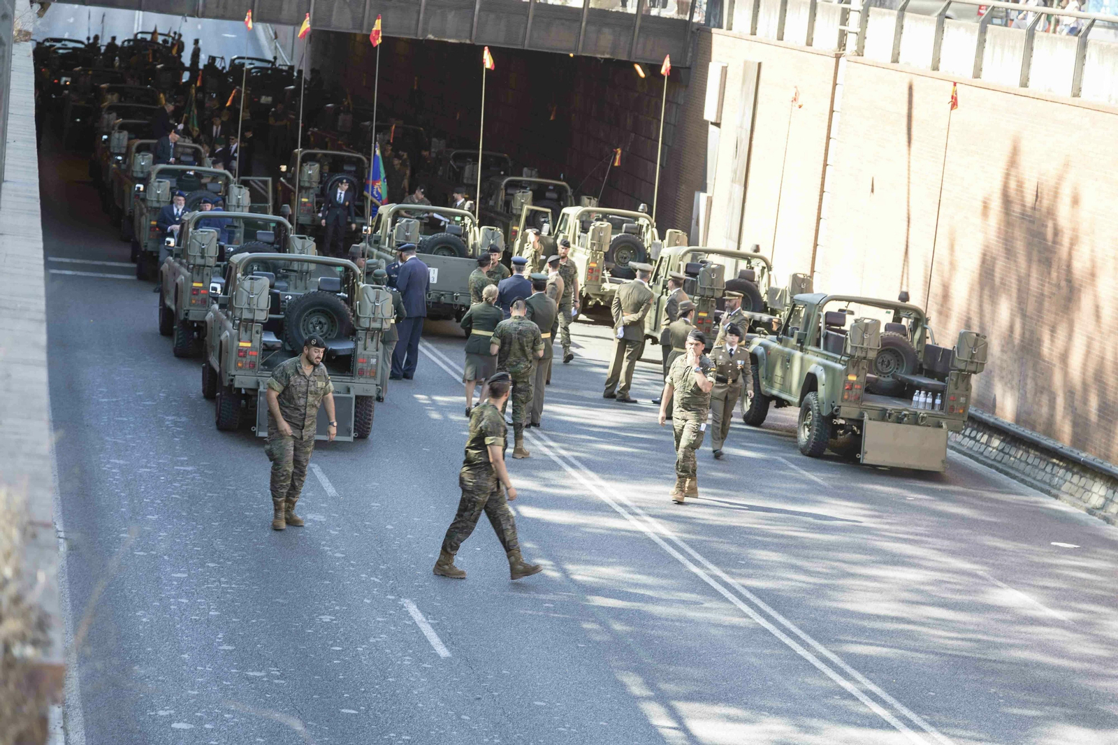 Las imágenes del desfile del Día de las Fuerzas Armadas en Sevilla