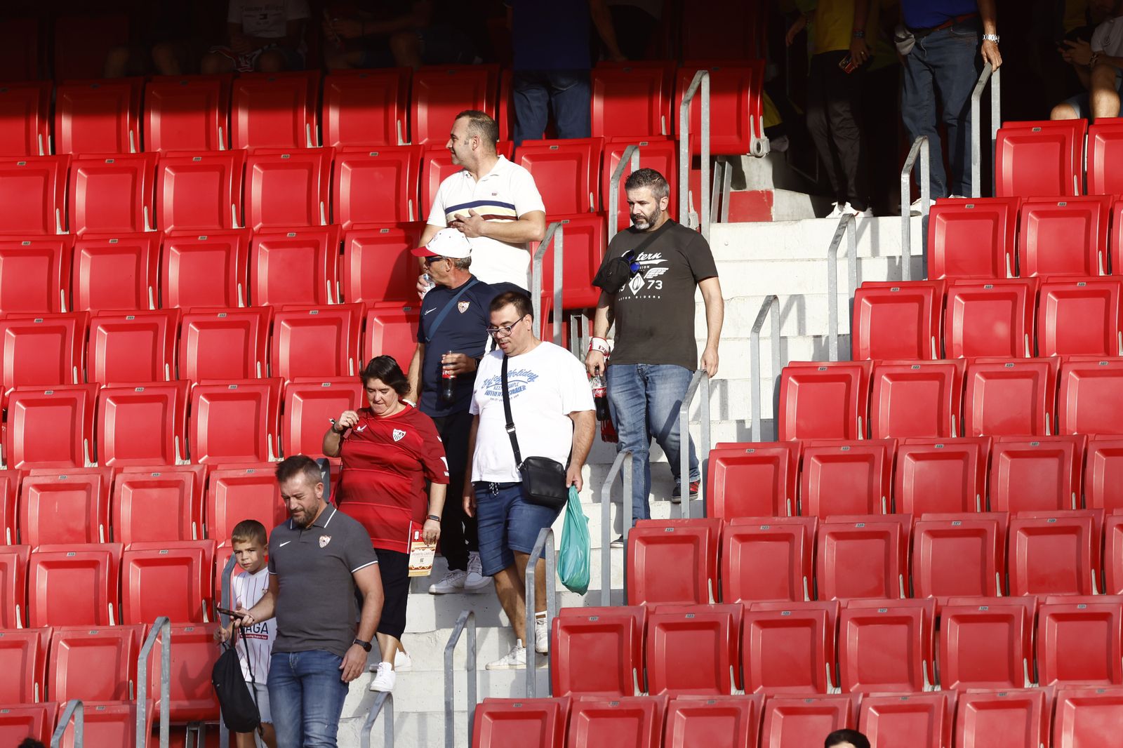 Búscate en las fotos del Sevilla-Valencia