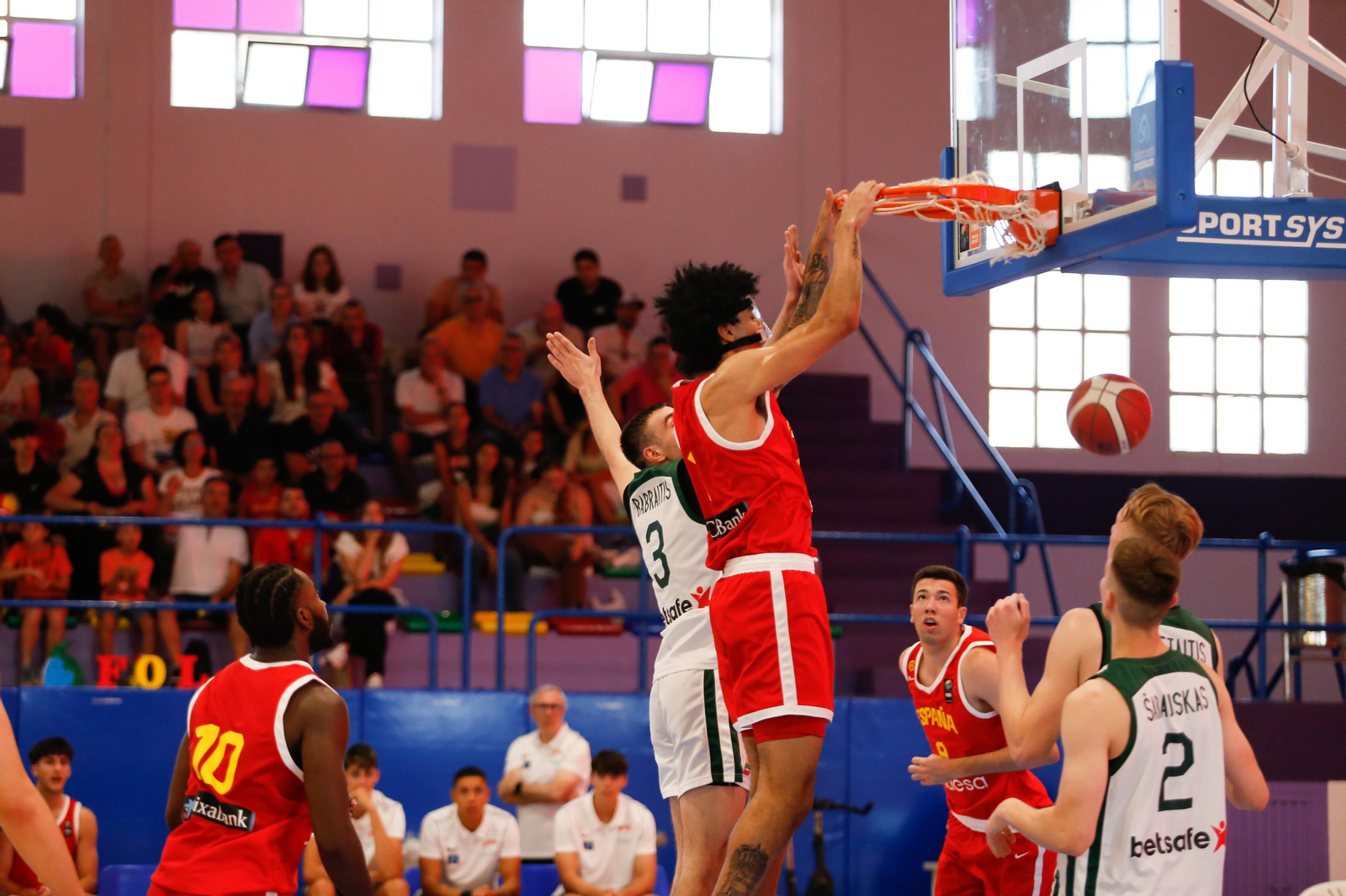 Las fotos de la segunda jornada del torneo Internacional U20 de baloncesto de La Línea