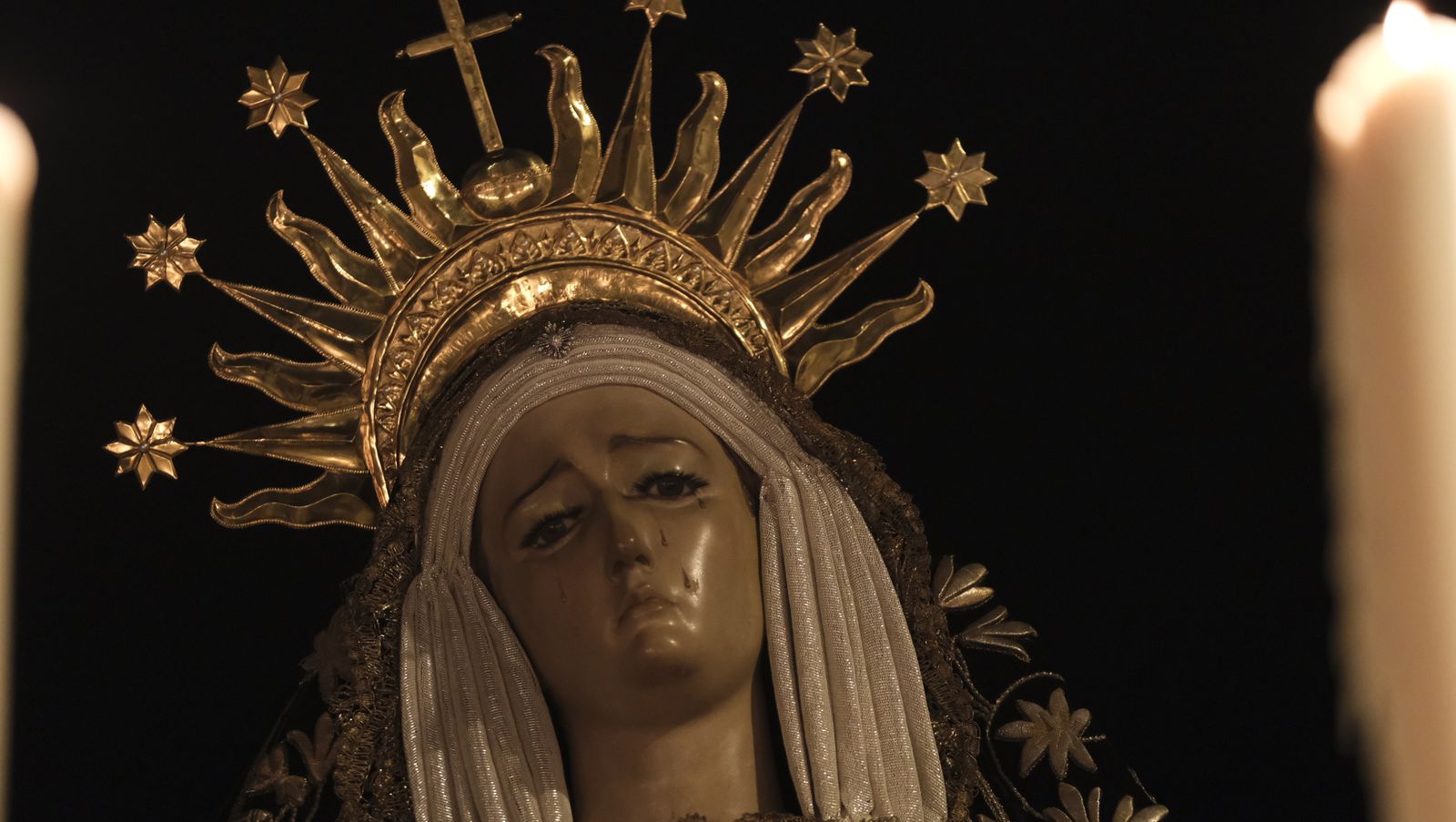 Imágenes de La Magna por las calles de Almería