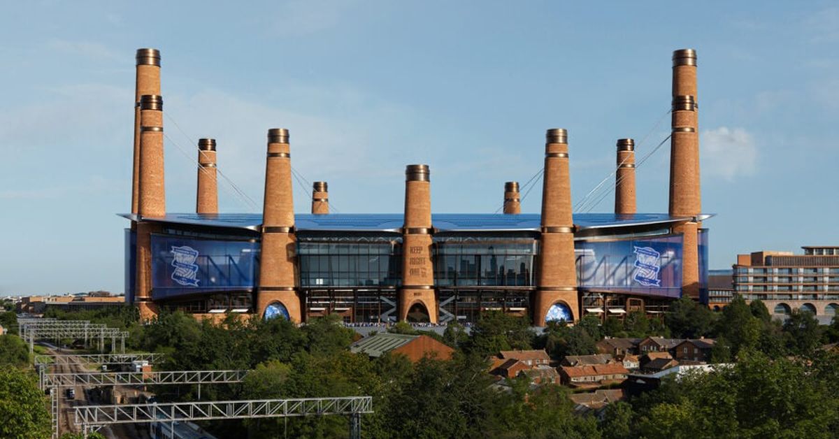 No, no es la portada del 'Animals' de Pink Floyd: así va a ser el precioso estadio con doce torres industriales Birmingham City