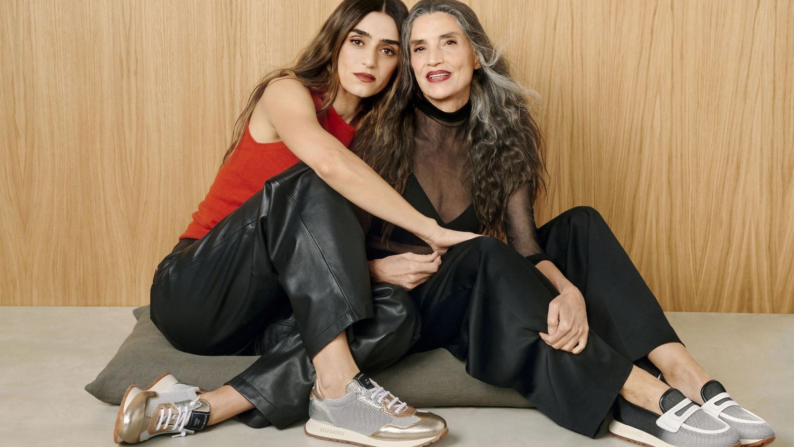Olivia y Ángela Molina, hija y madre, ambas actrices y referentes de firmas de modaT Olivia y Ángela Molina, hija y madre, ambas actrices y referentes de firmas de modaT