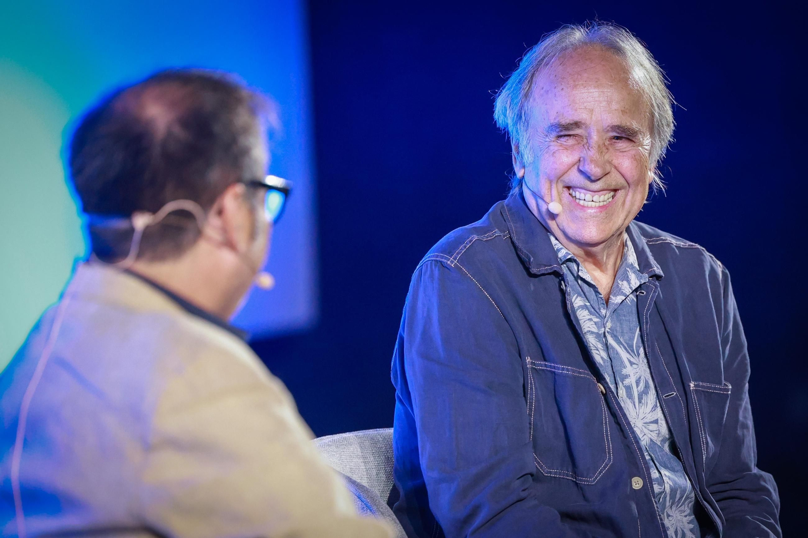 Charla con Joan Manuel Serrat en las vísperas del 24 de Septiembre en San Fernando: las imágenes del acto