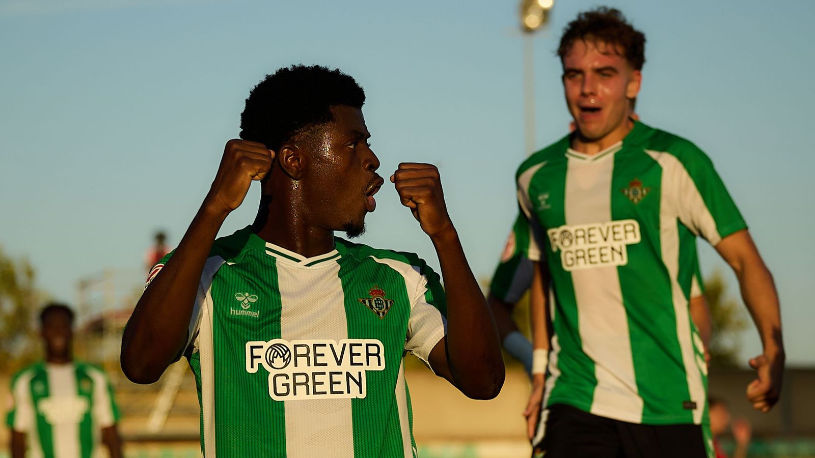 Sosu celebra el segundo gol del Betis Deportivo.