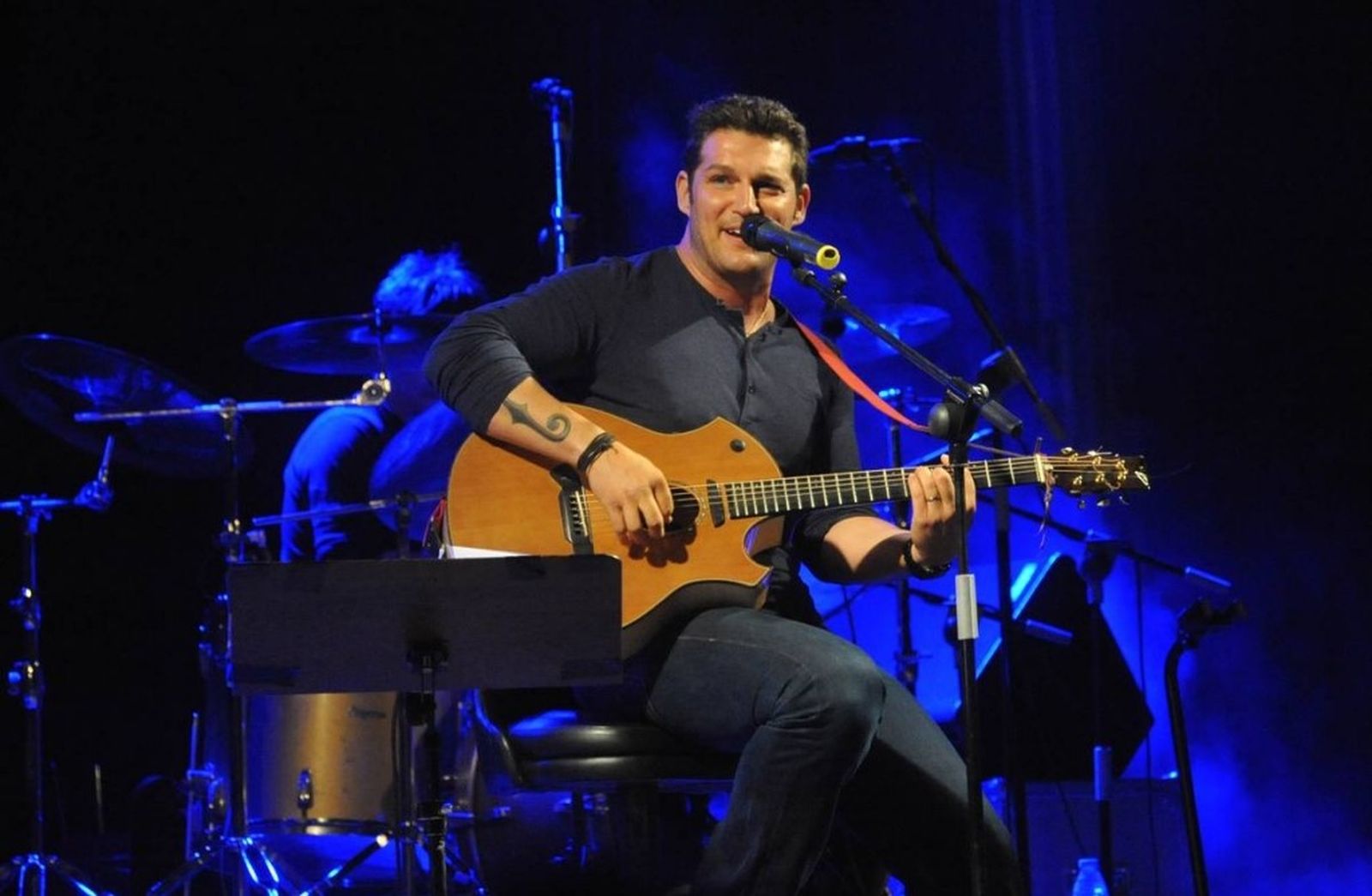 Imagen de archivo del cantante Manu Tenorio en uno de sus conciertos