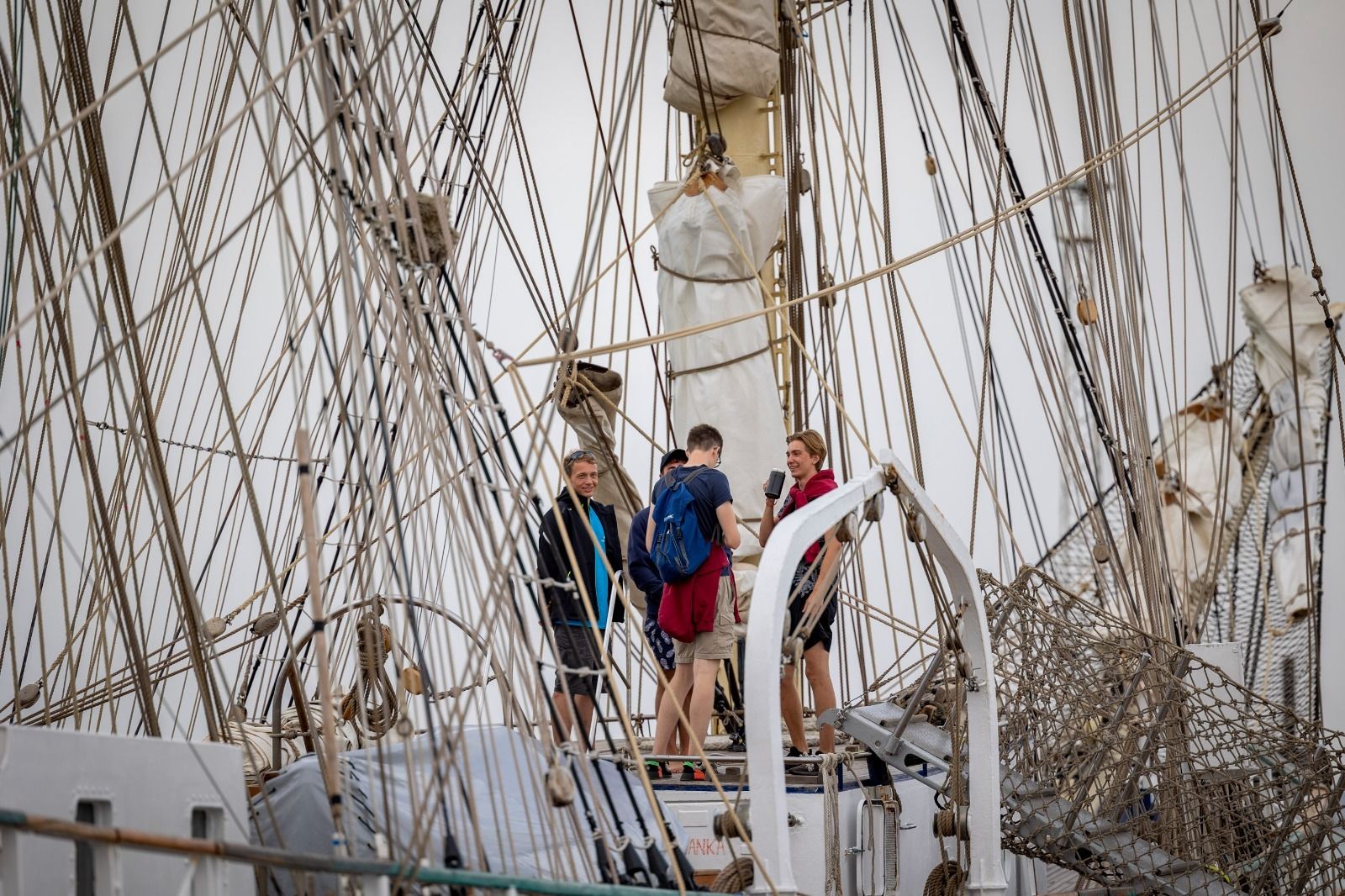 Las imágenes de la llegada del 'Capitán Miranda' a la Gran Regata 2023 de Cádiz