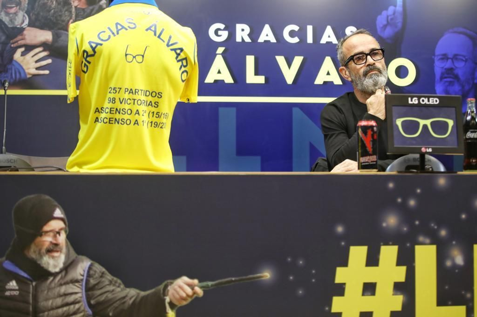 La espectacular despedida a Álvaro Cervera en Cádiz, en imágenes