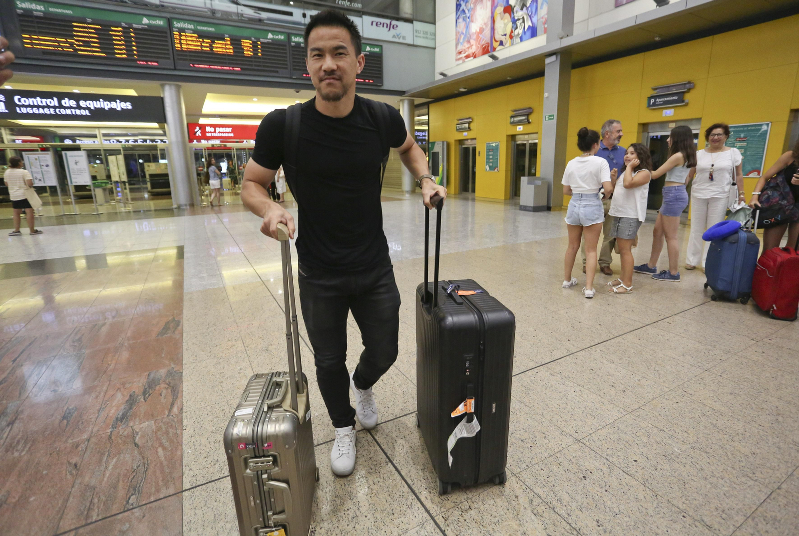 Shinji Okazaki, su fugaz paso por Málaga, en fotos