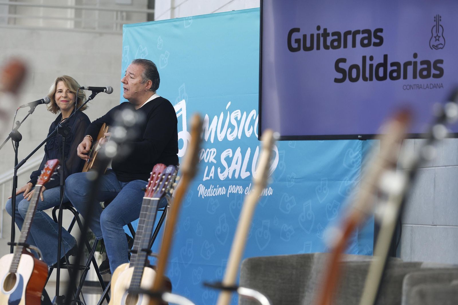 A subasta las guitarras de Estopa, Hombres G o Alejandro Sanz por los afectados de la dana