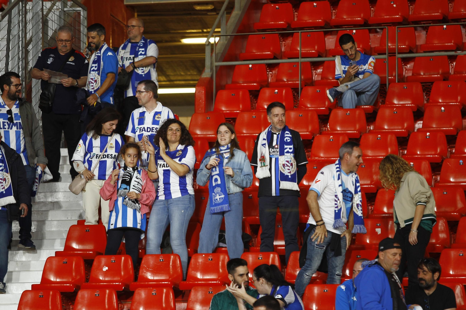 Búscate en las fotos de público del partido U.D. Almería-Deportivo de La Coruña