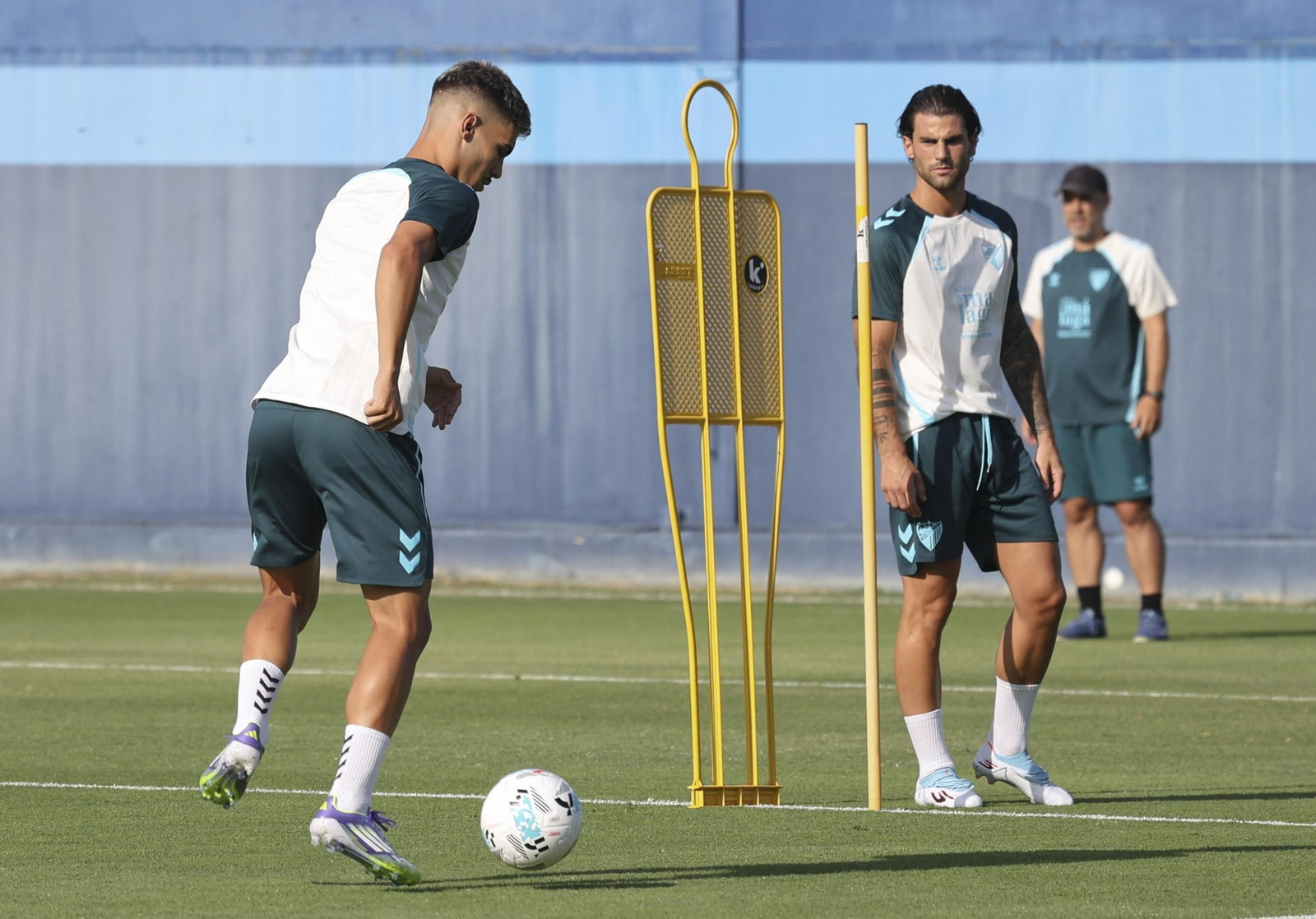 Eneko Jauregi se ejercita en su primer día como jugador del Málaga CF