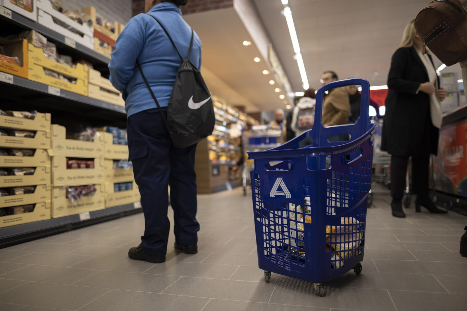 Imágenes de la inauguración del nuevo ALDI en la avenida de Andalucía