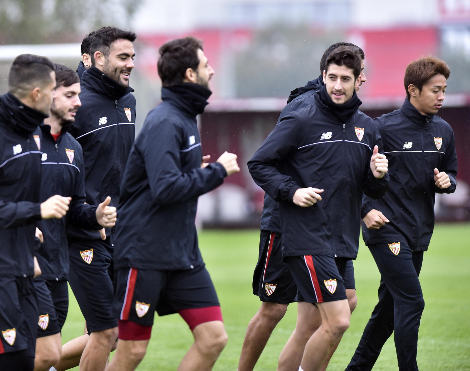 Los capitanes Iborra (c) y Pareja (d), en una sesión.
