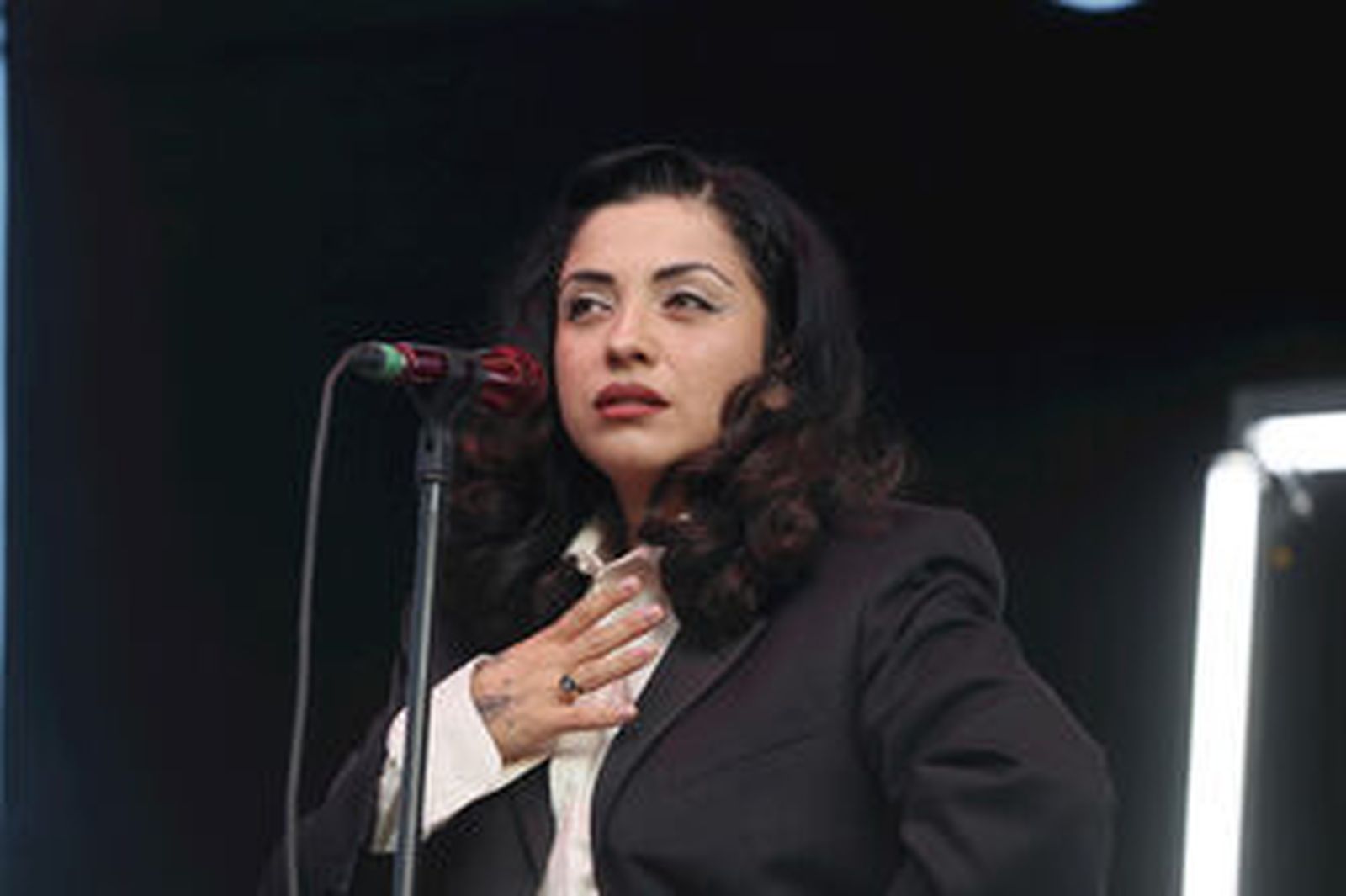 Mon Laferte acaricia el alma del Generalife