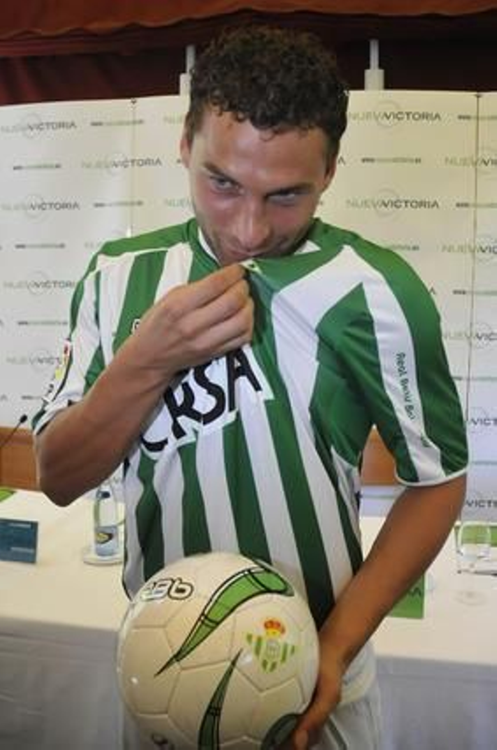 El serbio Tosic es presentado como nuevo jugador del Real Betis.

Foto: Juan Carlos Vázquez
