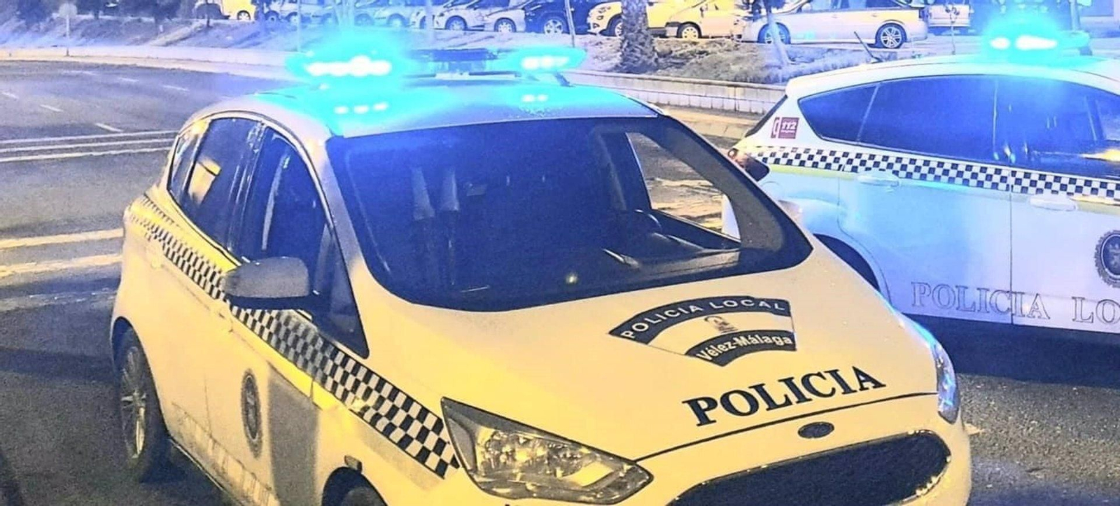 Un coche de la Policía Local de Vélez-Málaga en una foto de archivo.