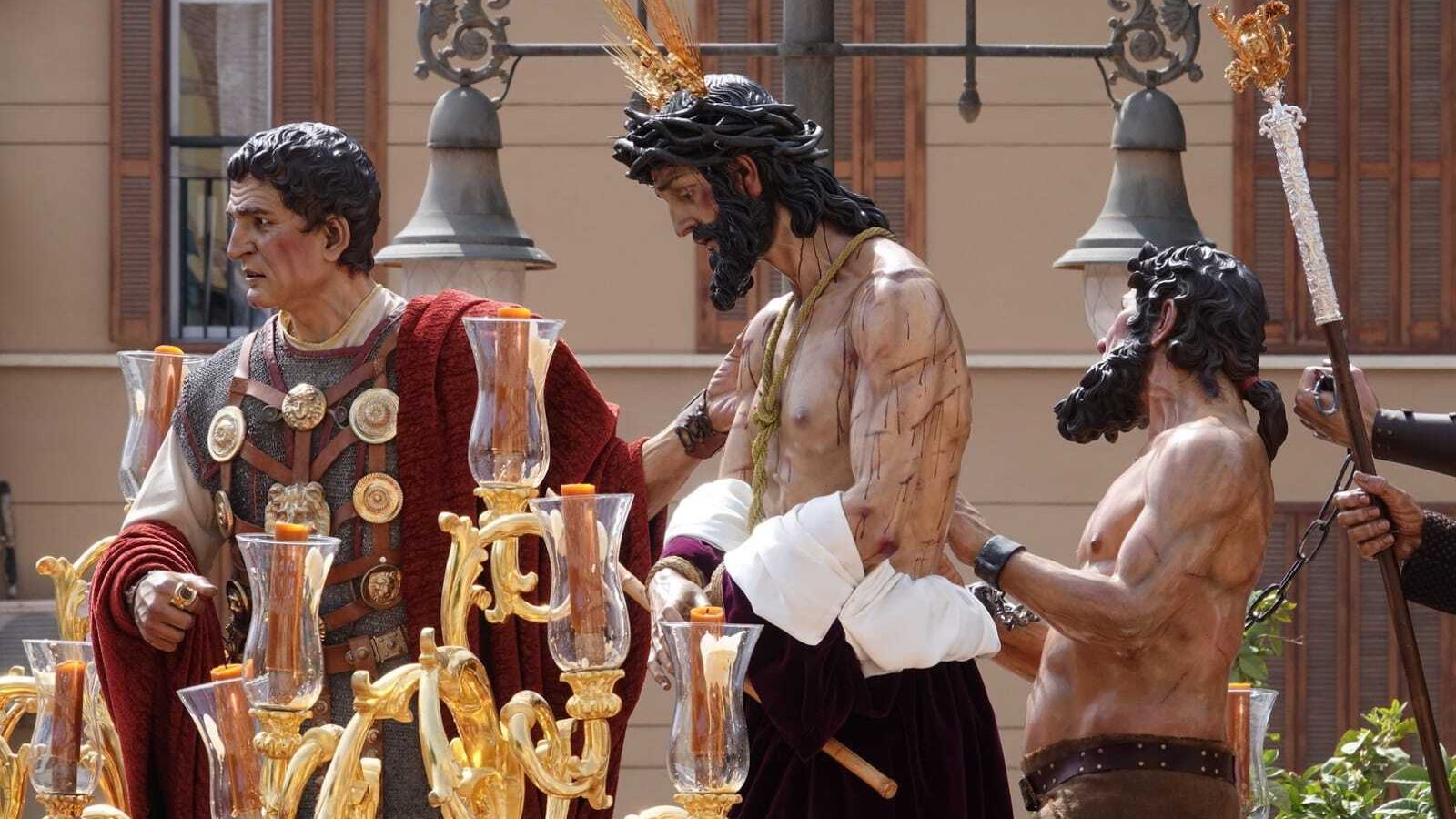 Túnica granate del Señor de la Humildad