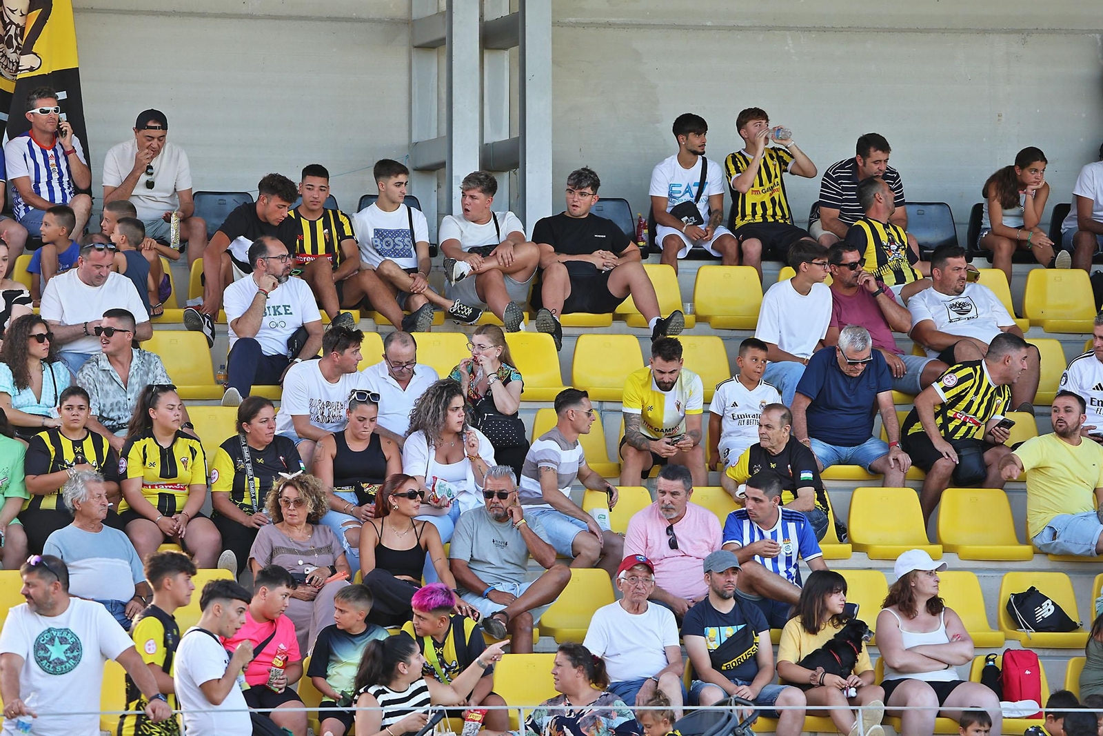 Imágenes del Trofeo de la Bella entre el San Roque de Lepe y el Recreativo de Huelva