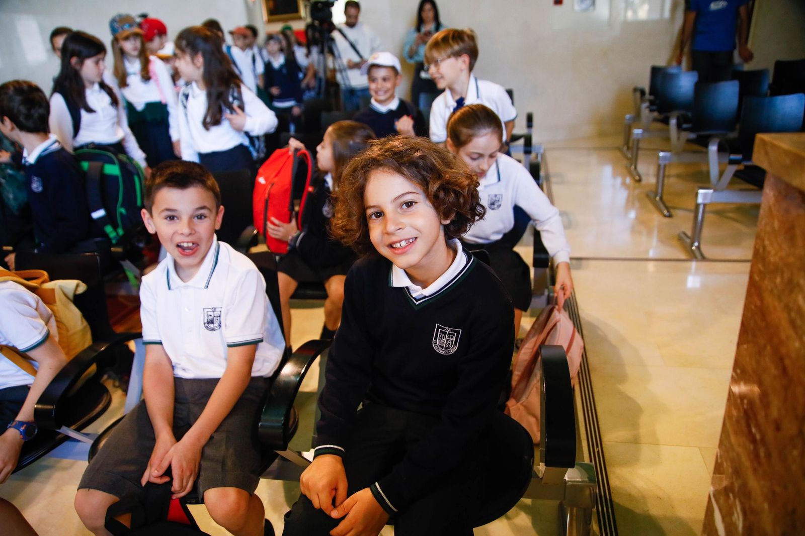 Visita al Ayuntamiento de Almería del colegio Virgen de Fátima, en imágenes