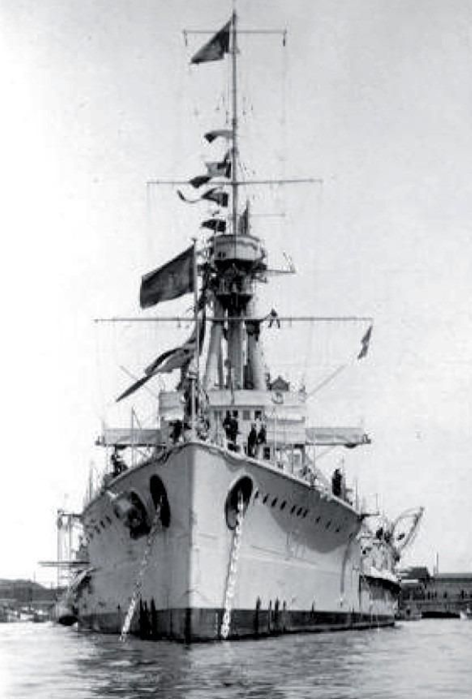 El acorazado 'Jaime I', de 15.000 toneladas, construido por la Sociedad Española de Construcción Naval y botado en 1914, que bombardeó Algeciras y su puerto el 7 de agosto de 1936.