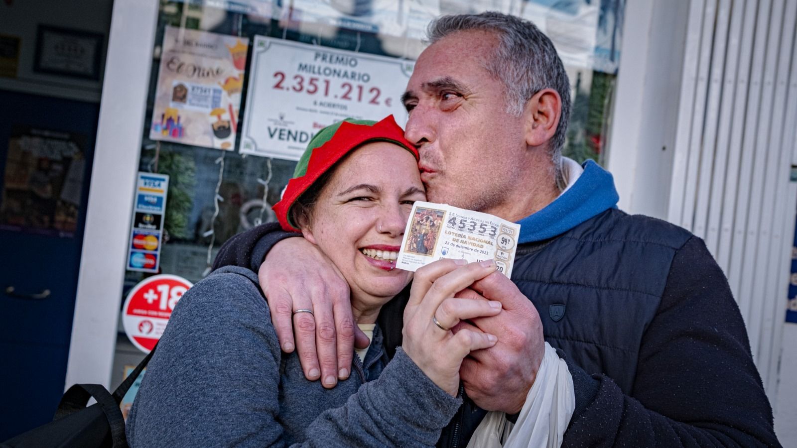 Las imágenes de la celebración del Gordo de la Lotería de Navidad 2023 en Cádiz