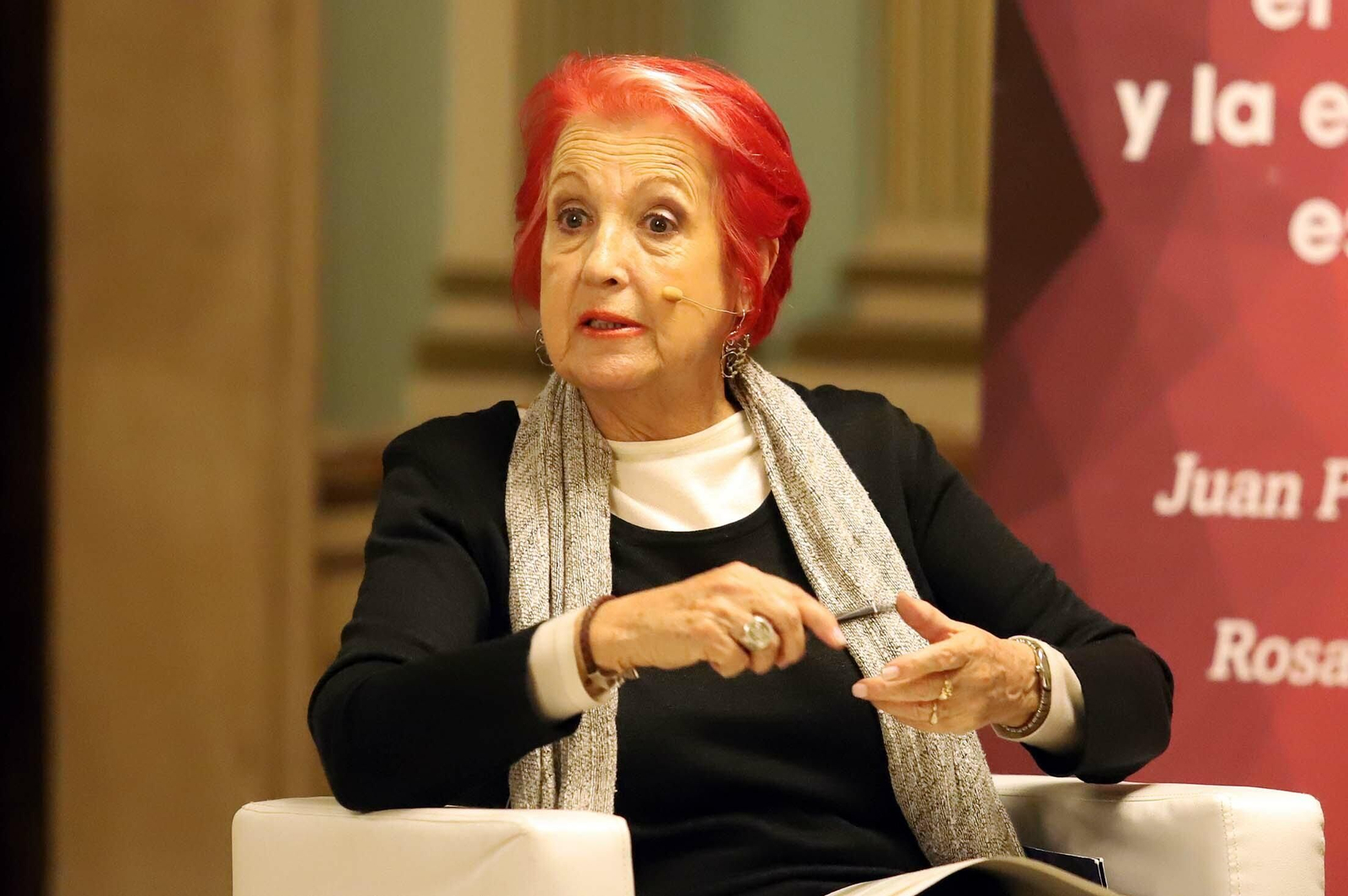 Imágenes de la charla de Juan Pérez Mercader y Rosa María Calaf  sobre la vida, su origen, el universo y la exploración espacial