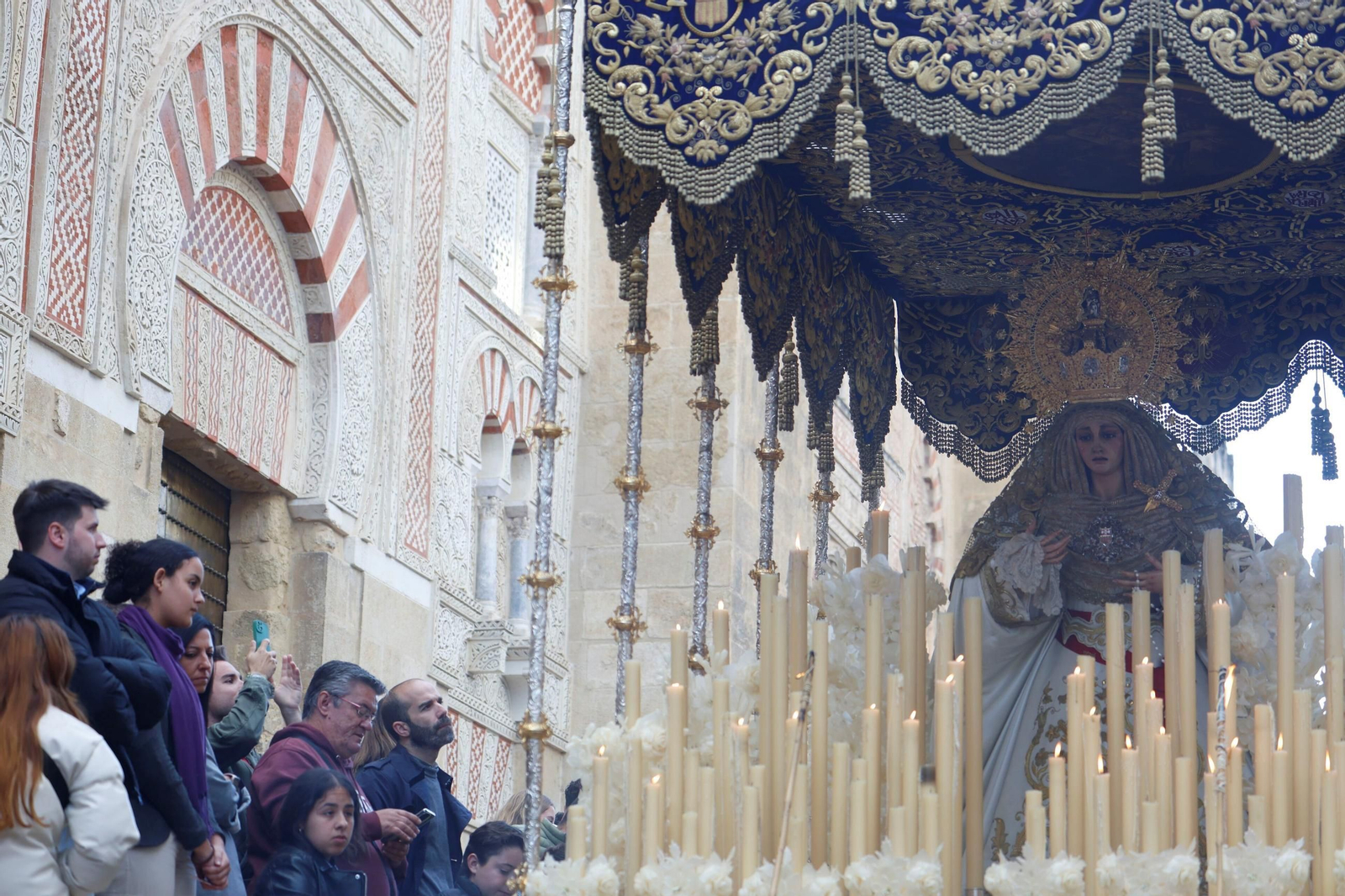 El traslado de la Merced en este Sábado Santo de Córdoba, en imágenes