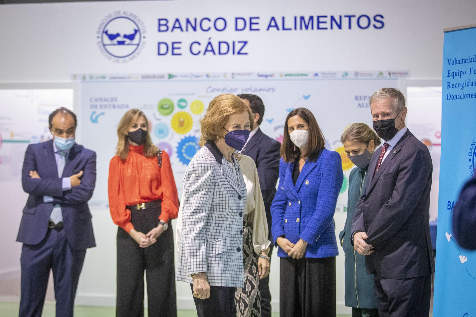 Imágenes de la visita de la Reina Sofía al Banco de Alimentos de Cádiz