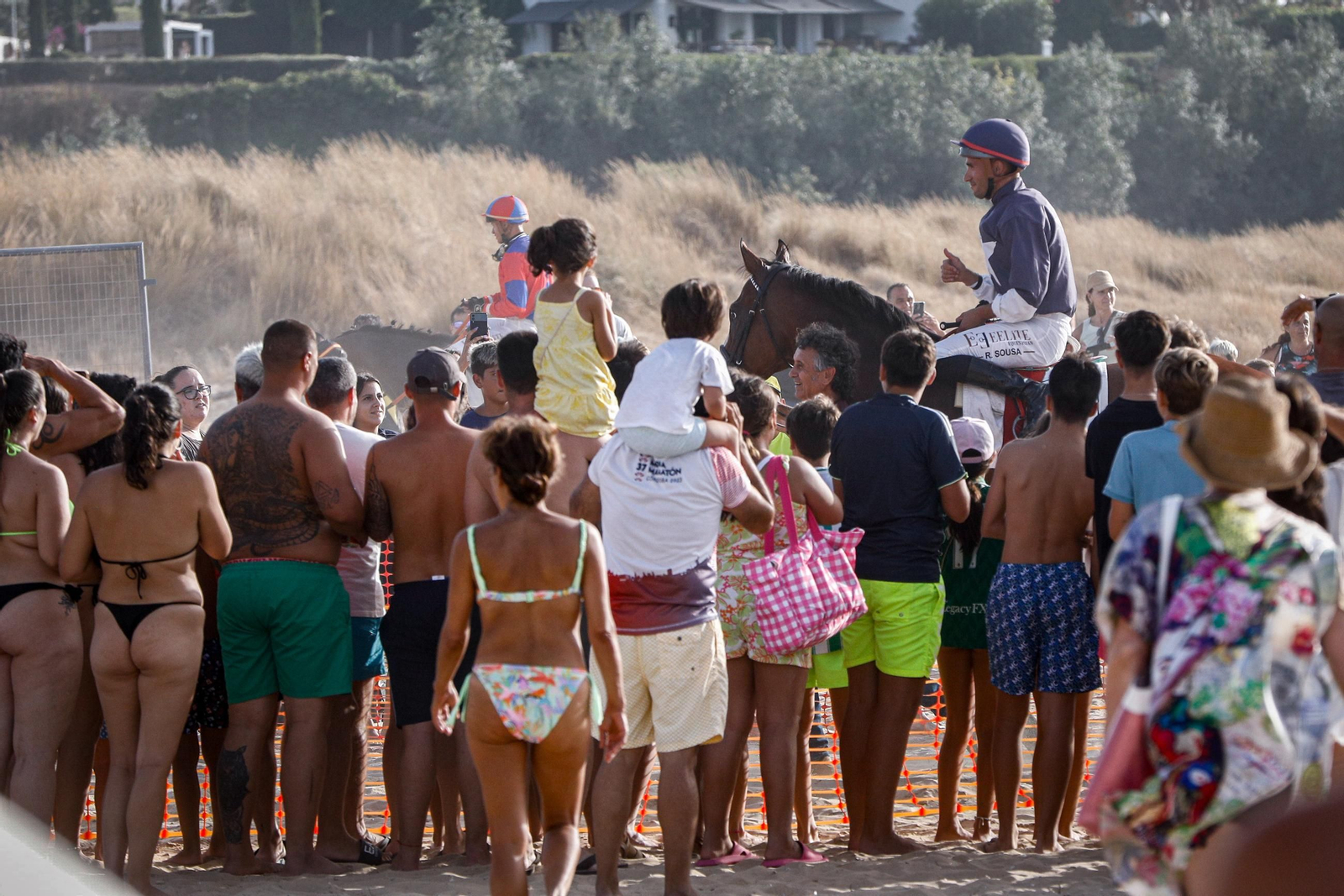 Imágenes de la segunda jornada del ciclo inicial de las Carreras de Caballos de Sanlúcar 2025