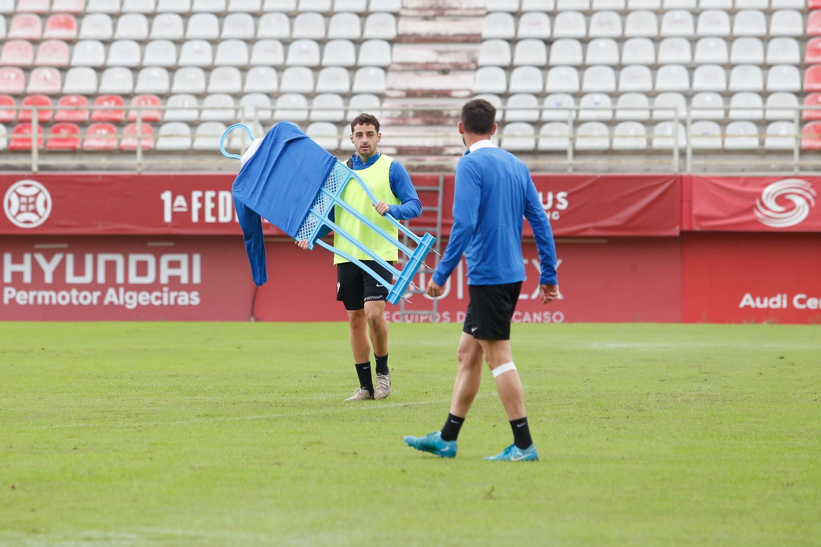 El entrenamiento del Algeciras CF antes de la visita al Recreativo de Huelva