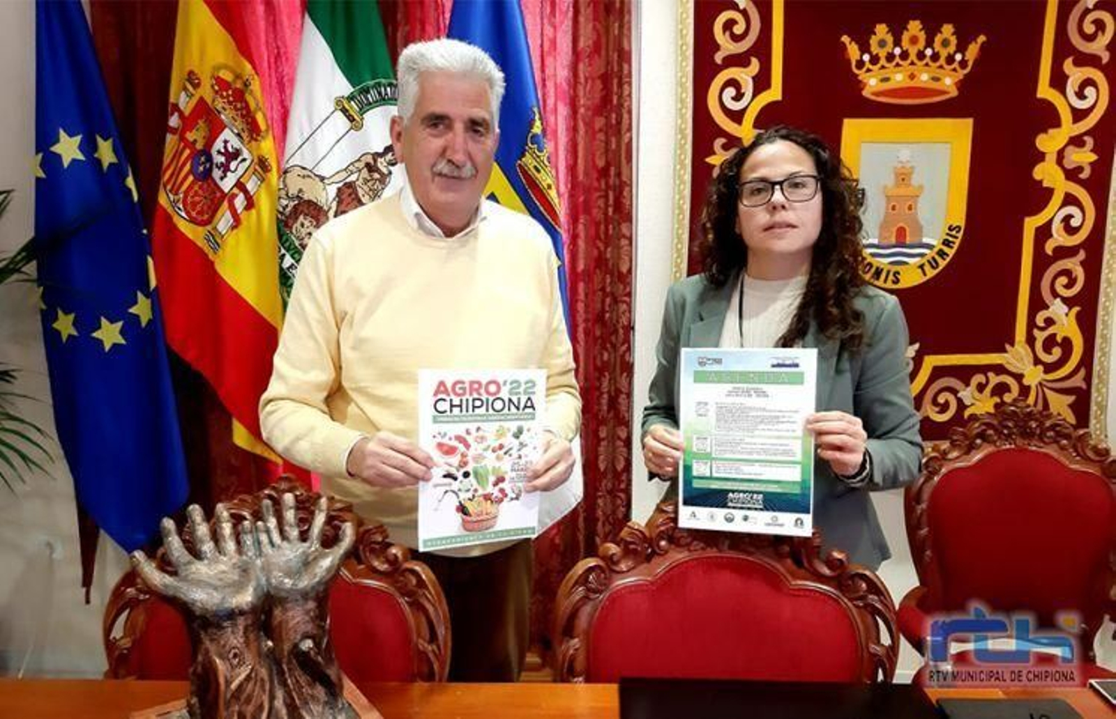 El alcalde y la concejala de Agricultura, en la presentación del programa de Agro Chipiona 2022.
