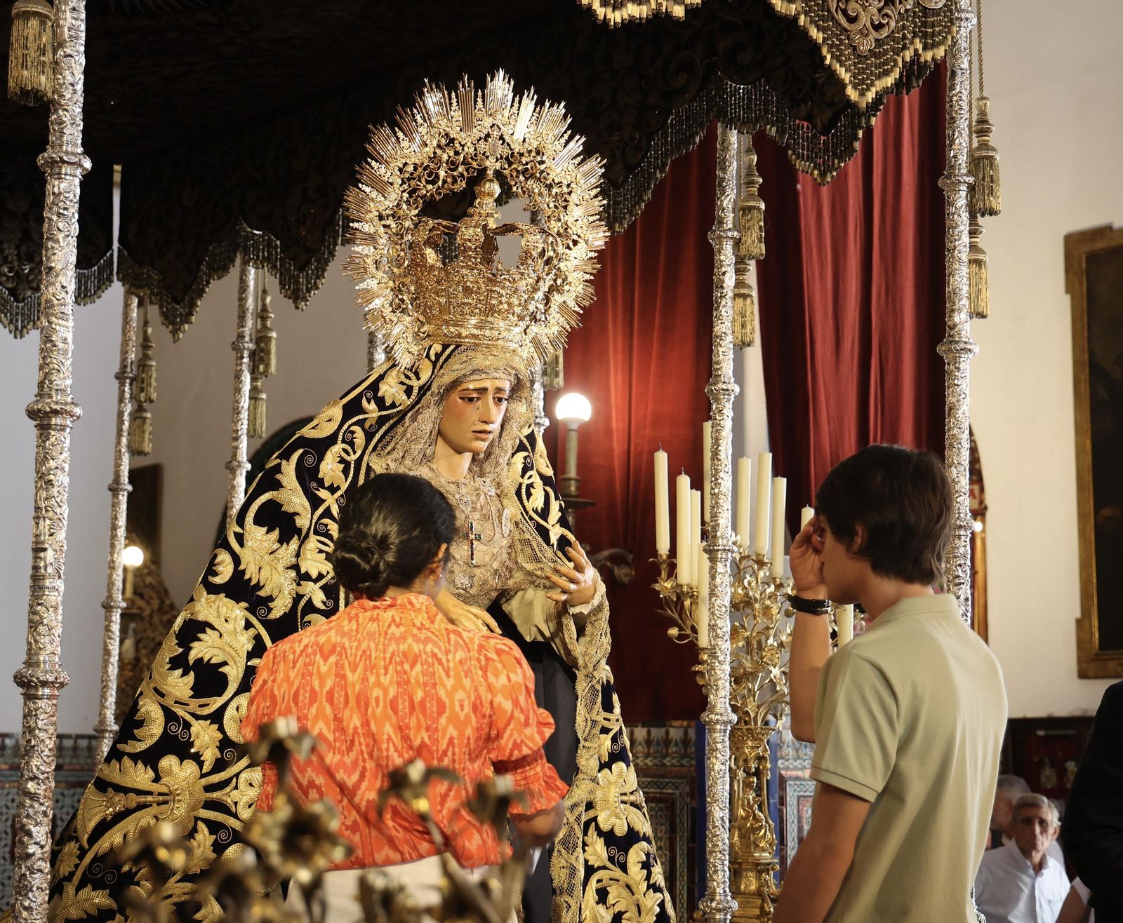 Besamanos de la Virgen de la Amargura