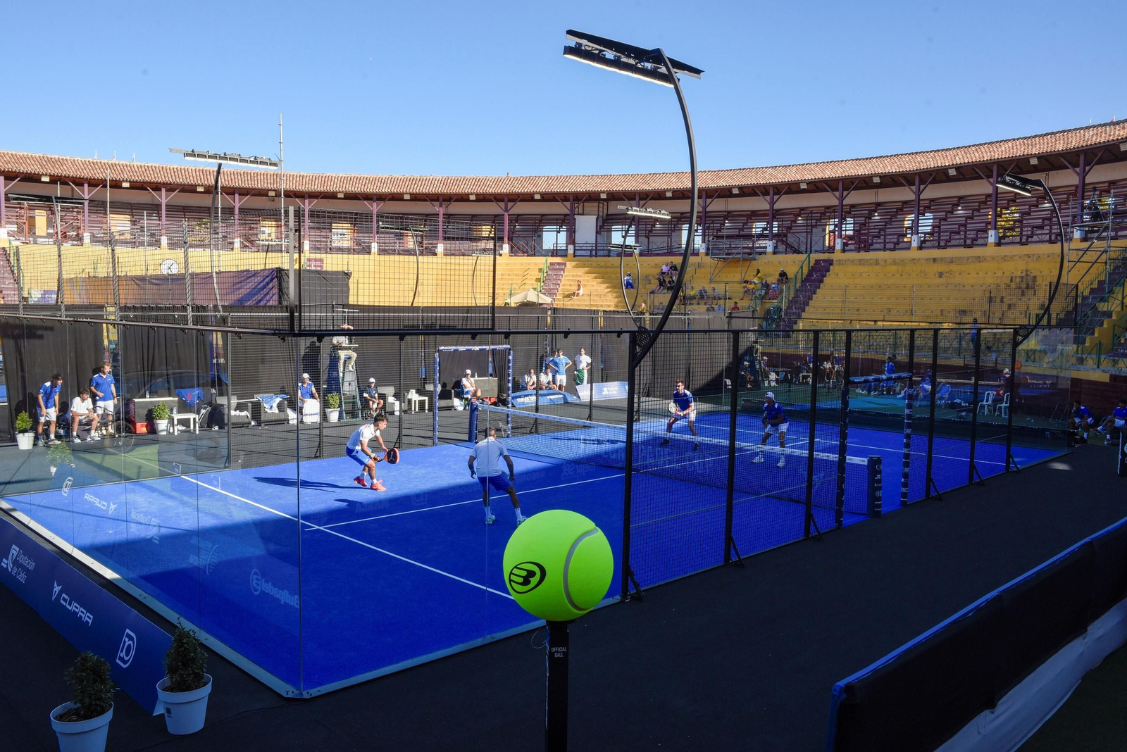 Un partido de la FIP Euro Pádel Cup de La Línea.