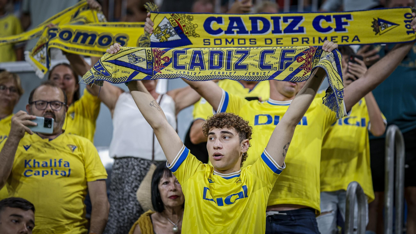 Búscate entre las fotos del partido de fútbol entre Cádiz CF y Real Zaragoza