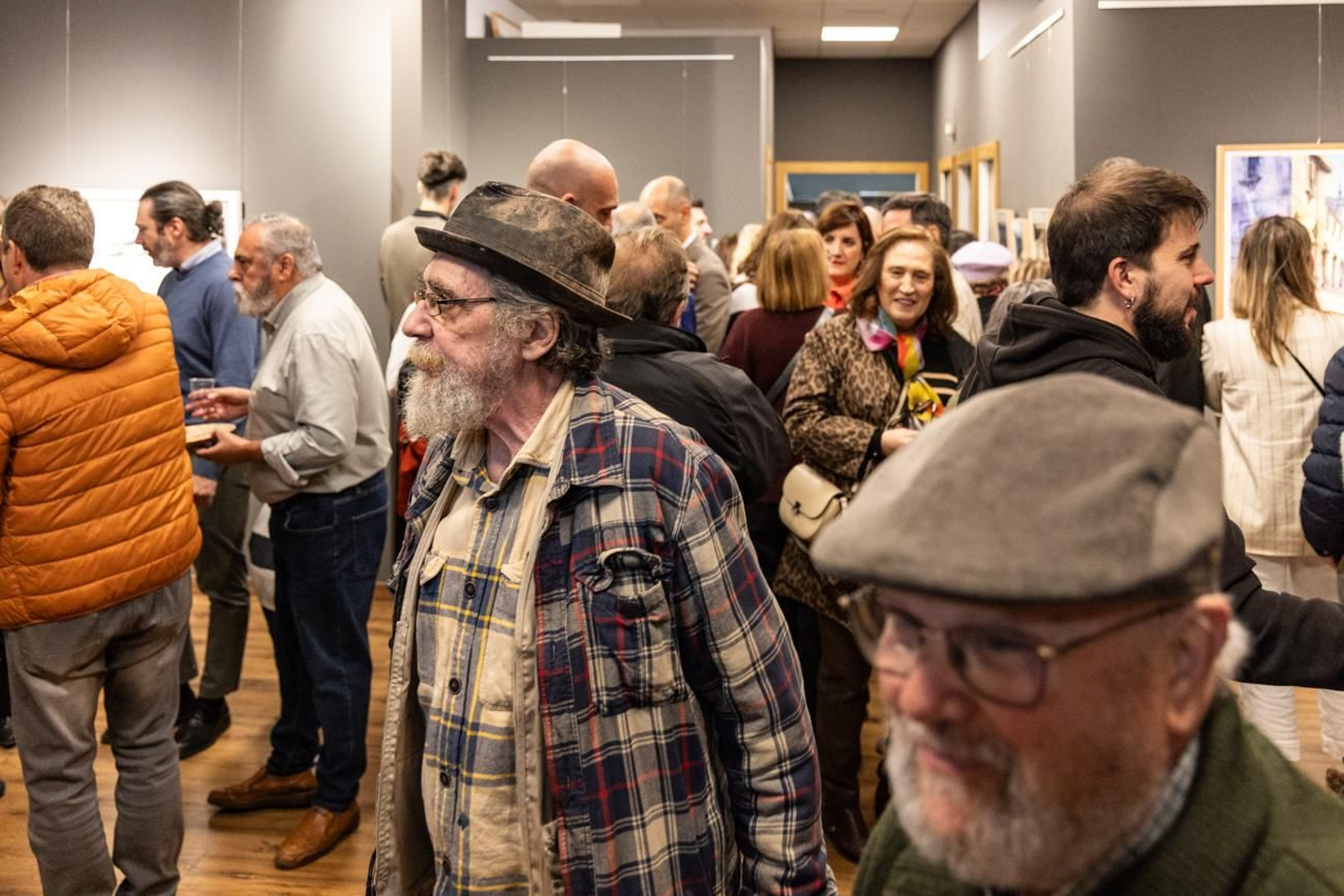 Inauguración de la exposición 'Materia común', de los pintores Paco y Alberto Carrillo