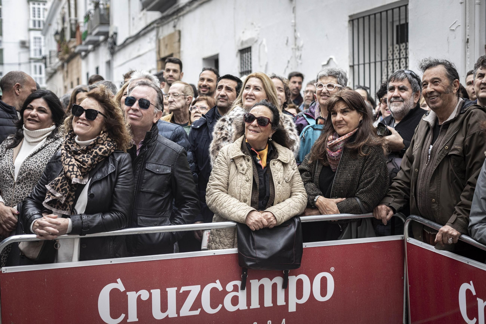 Las imágenes de la Erizada popular del Carnaval de Cádiz 2025