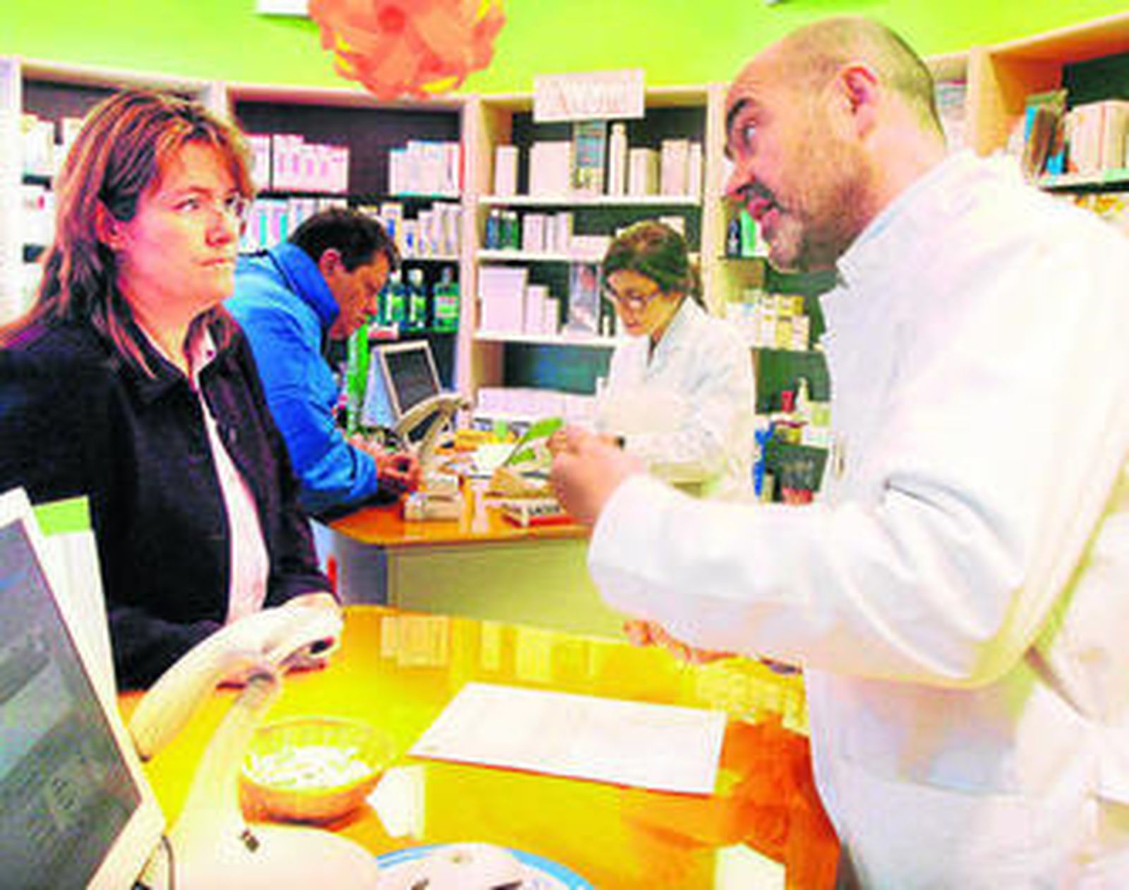 La automedicación con antibióticos ha sido una práctica dañina muy generalizada.