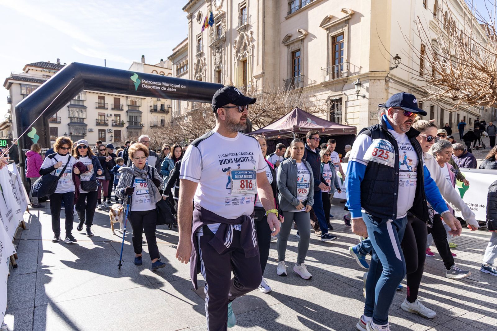 En imágenes: deporte y solidaridad se dan la mano en la VI Carrera-Caminata de la Hermandad de la Buena Muerte (1)