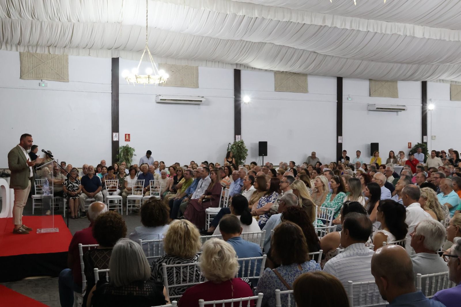 Fede Díaz interviene en el acto.