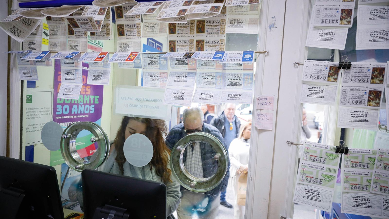 Una administración de Lotería en Almería.