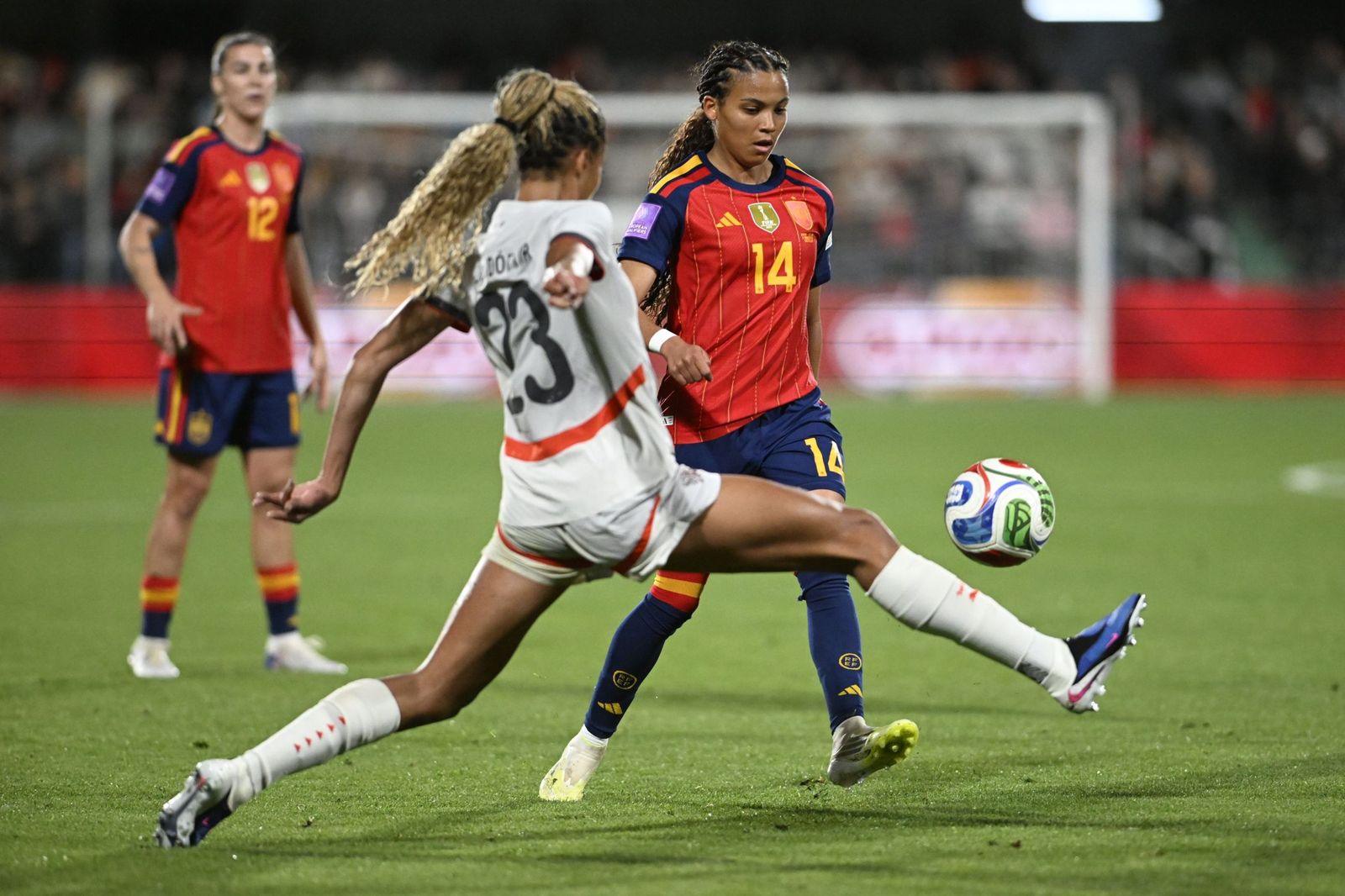 Las fotos del España-Islandia de fútbol femenino
