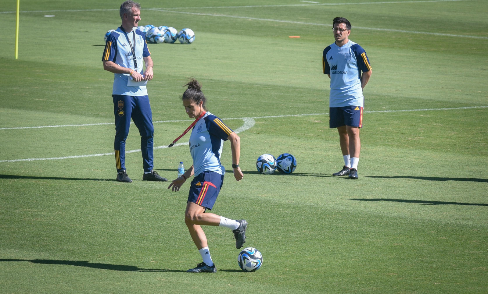 El entrenamiento de la Selección Española Femenina, en imágenes
