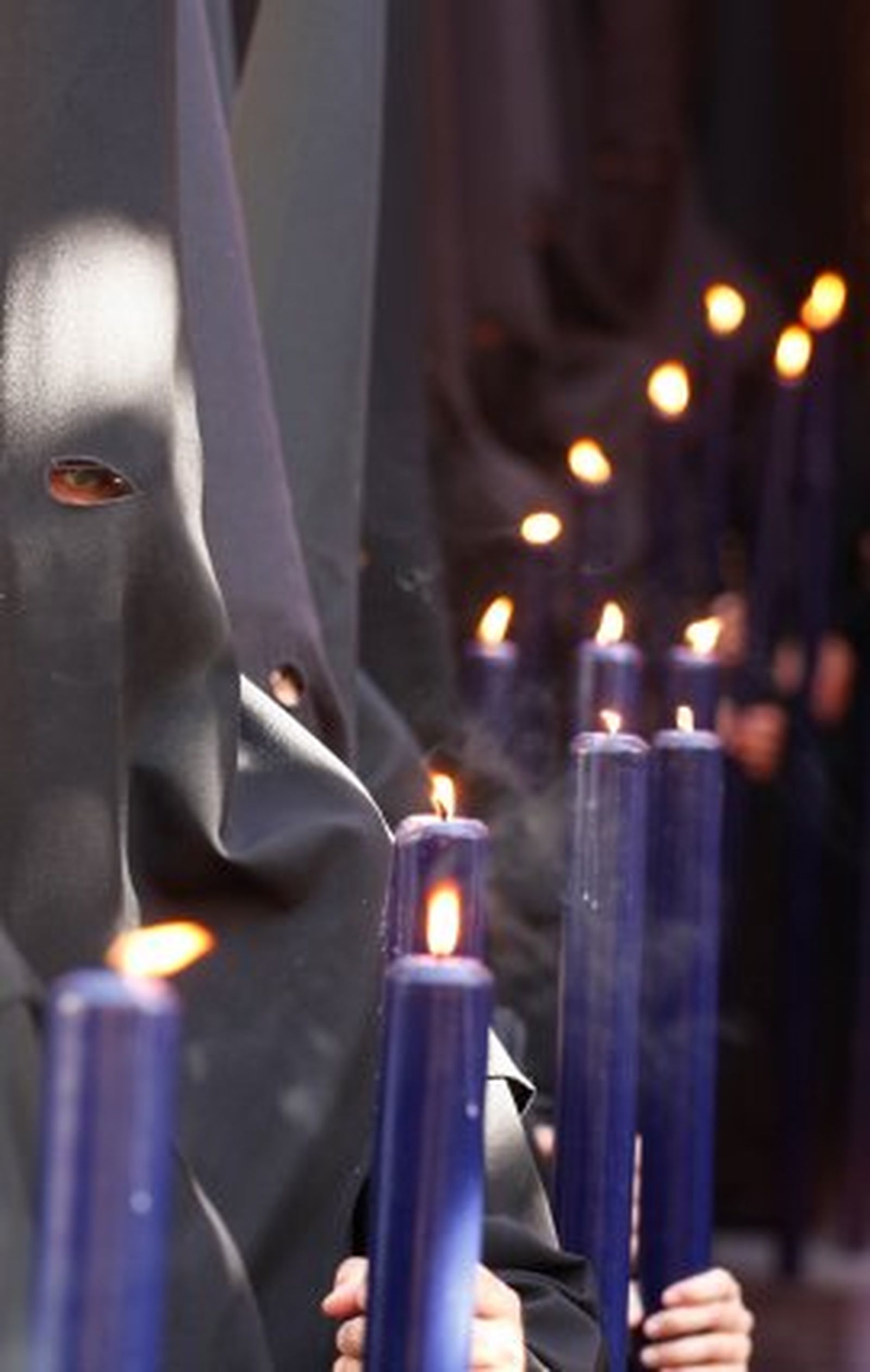Hilera de cirios.

Foto: Victoria Hidalgo