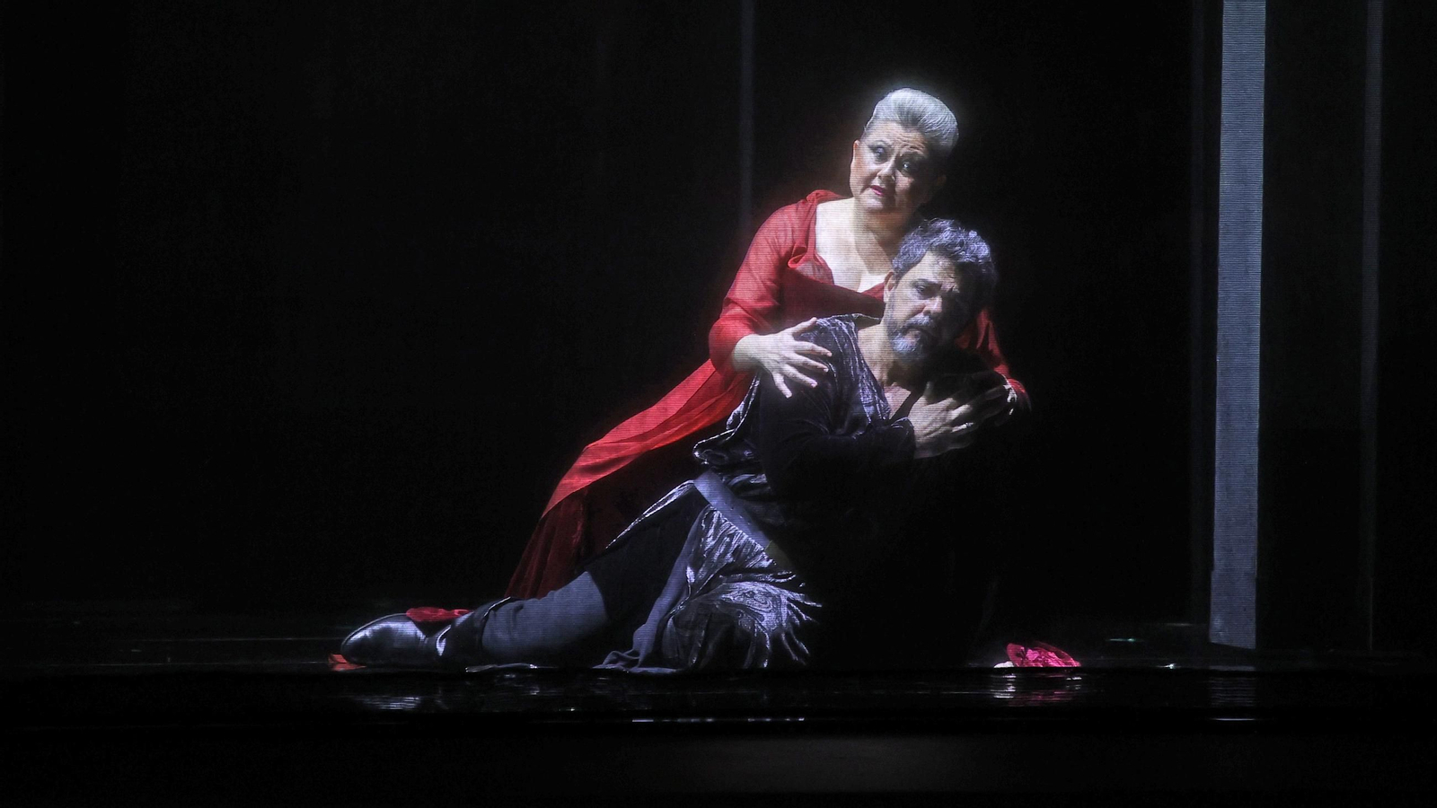 Imágenes de la ópera Macbeth en el Teatro Villamarta de Jerez
