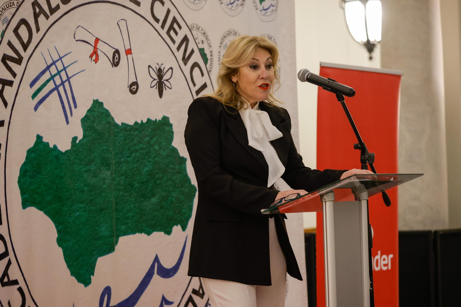 I Premio a la Trayectoria ejemplar en defensa de Andalucía a Fátima Báñez y a Jaime Montaner Roselló