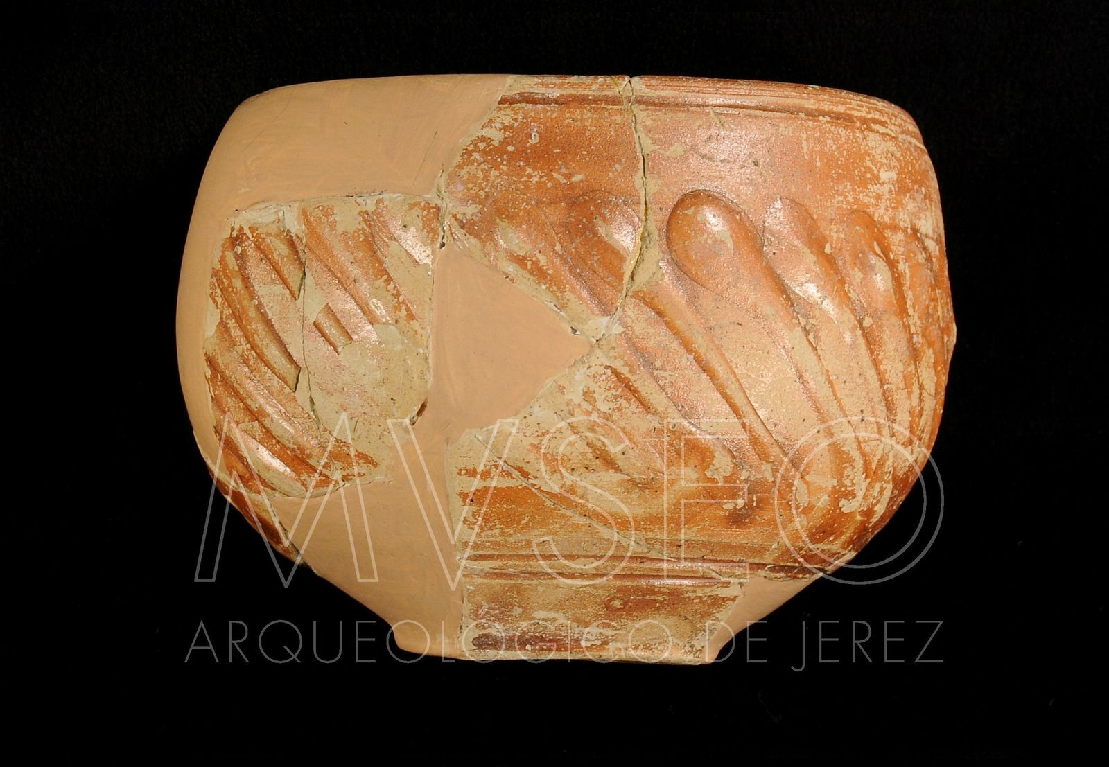 'Vaso de paredes finas de la Bética', pieza   del mes del Museo