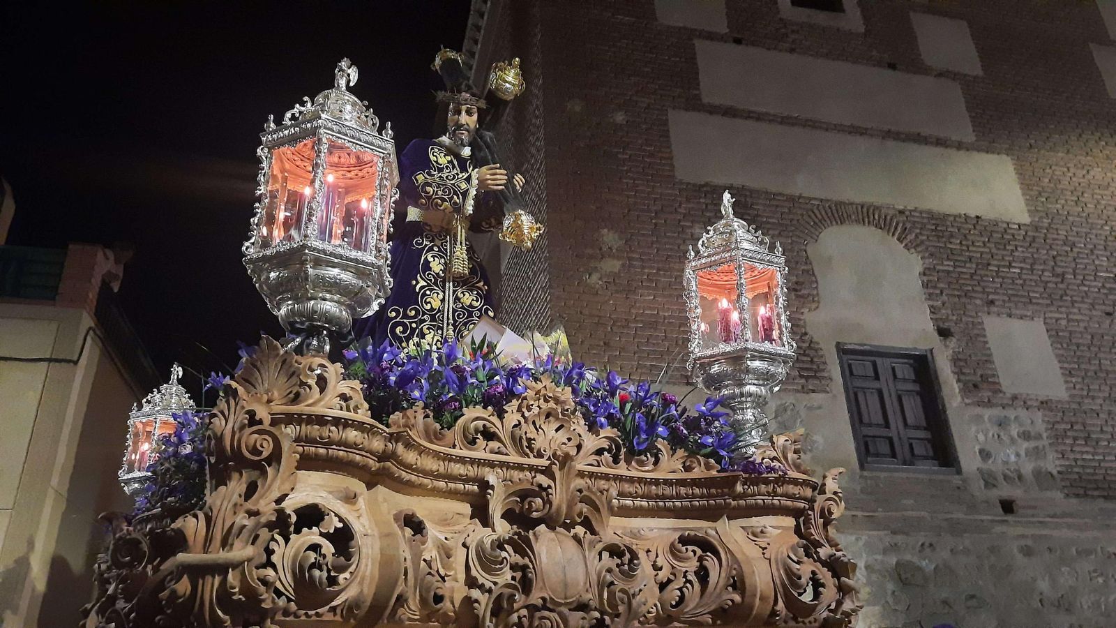 El espectacular trono del Nazareno del Paso Morado de Tabernas.